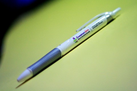 Limited edition white Singapore 2010 pen