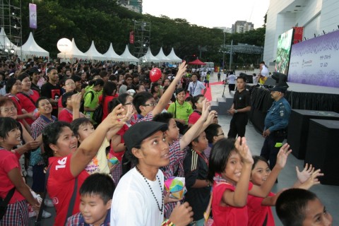 99 Day Countdown Crowd